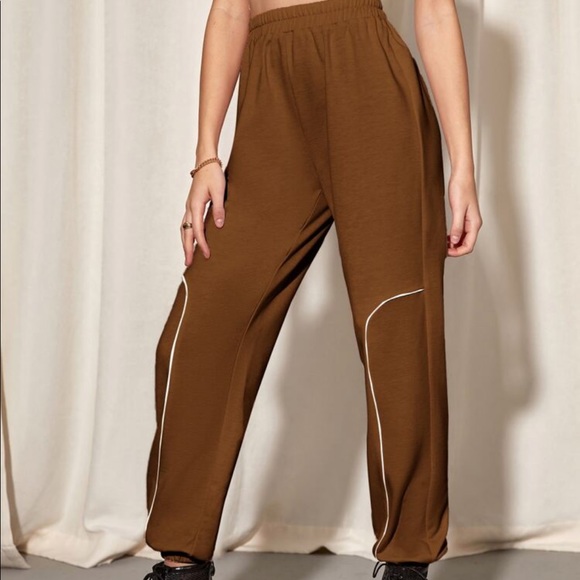 Brown sweatpants - Picture 2 of 5